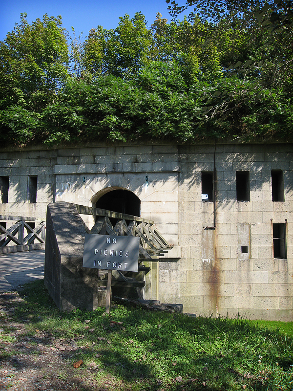 no picnics in fort