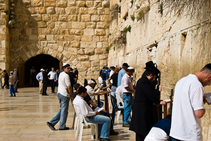praying at the western wall 2
